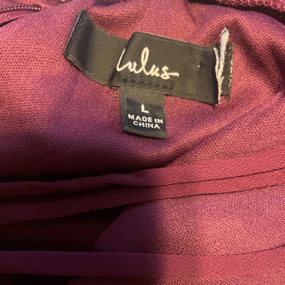 NWOT Lulus Maxi Dress Women L Burgundy Ruffle Lace Up Back Hig Slit Hem Romantic - Picture 7 of 7